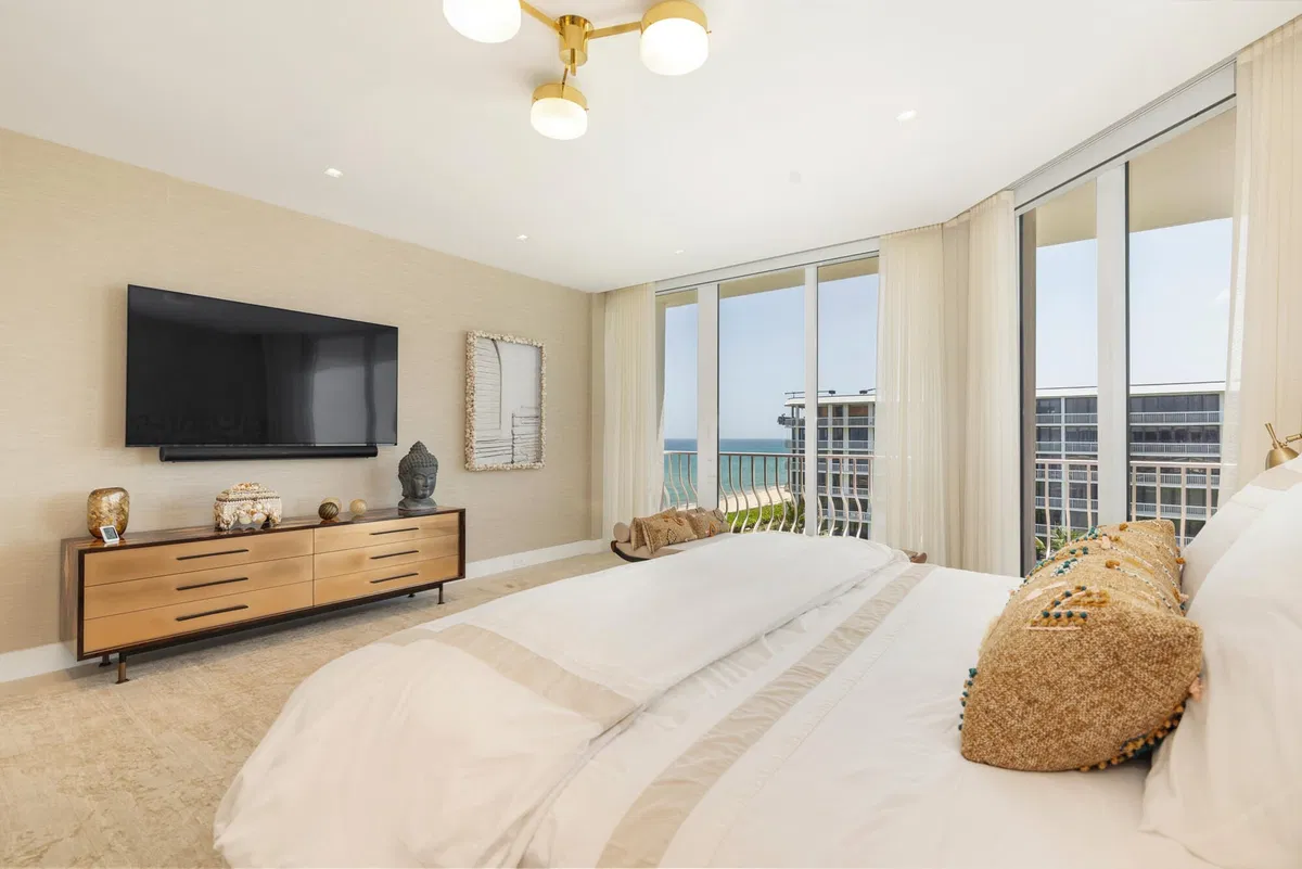 Sloan's Curve Palm Beach Unit 507s photo 19