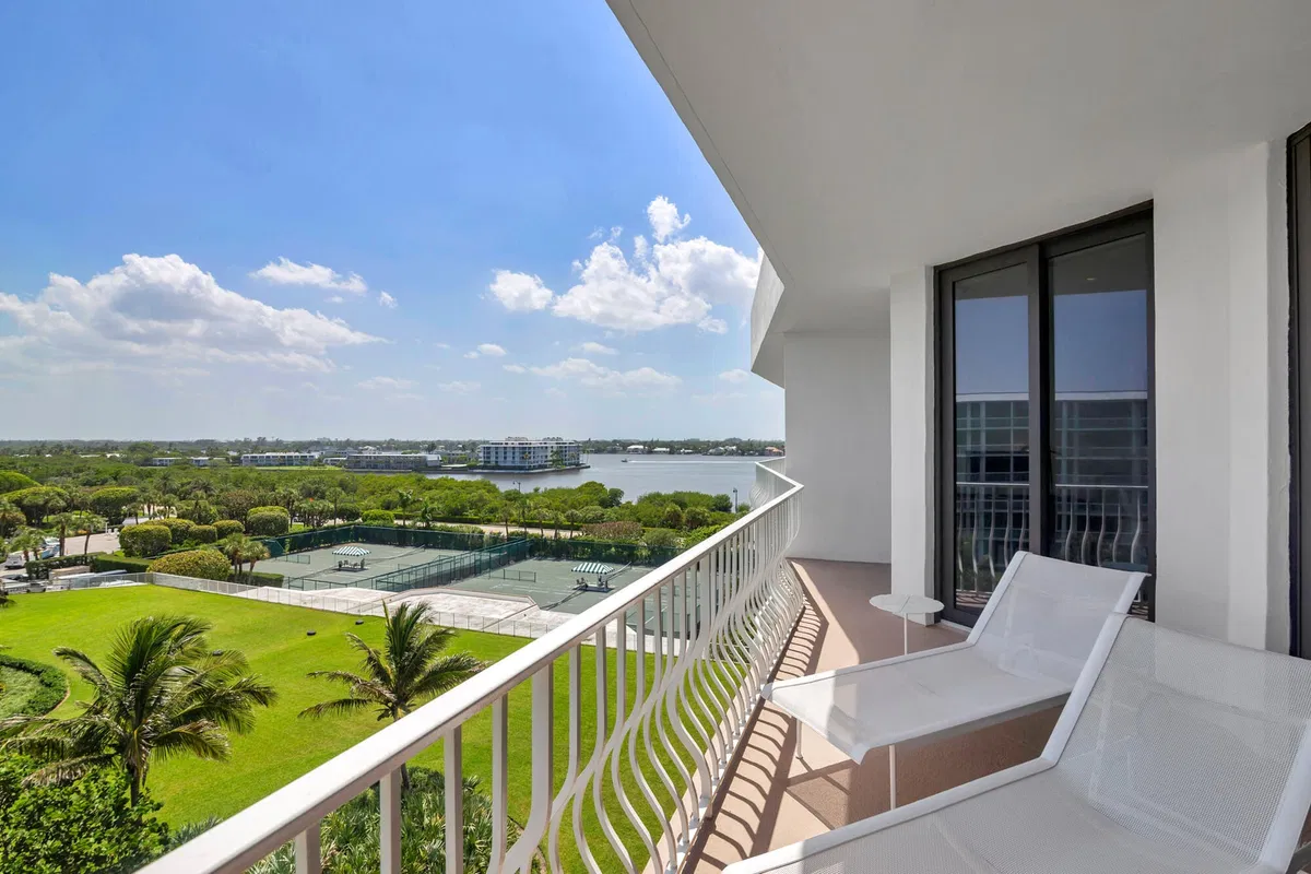 Sloan's Curve Palm Beach Unit 507s photo 40