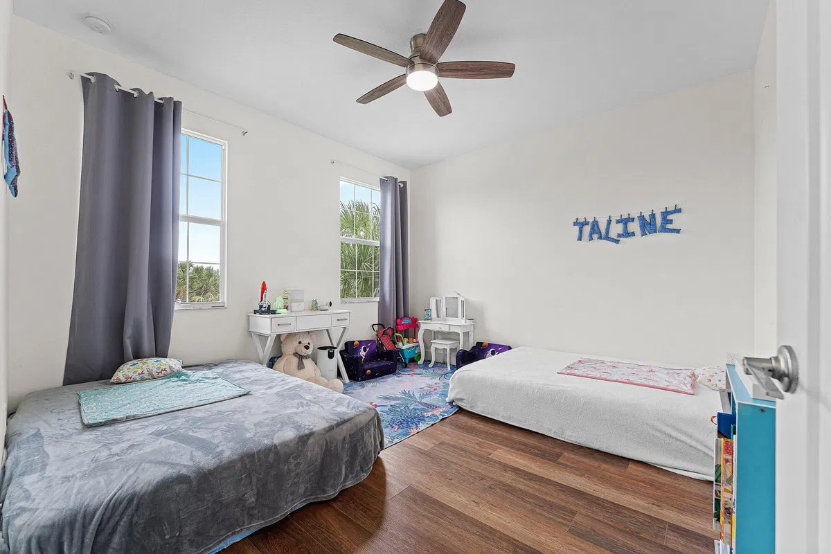 Residence photo 25