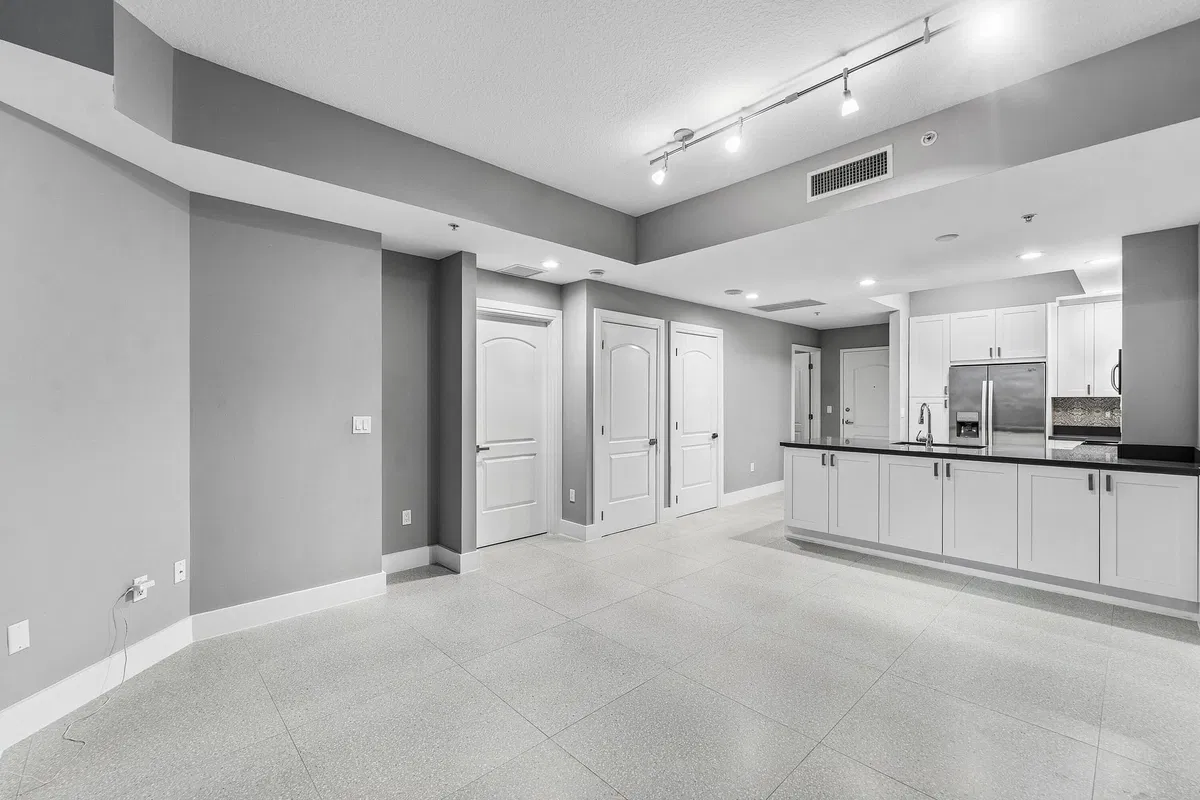 One City Plaza Unit Unit 820 photo 10