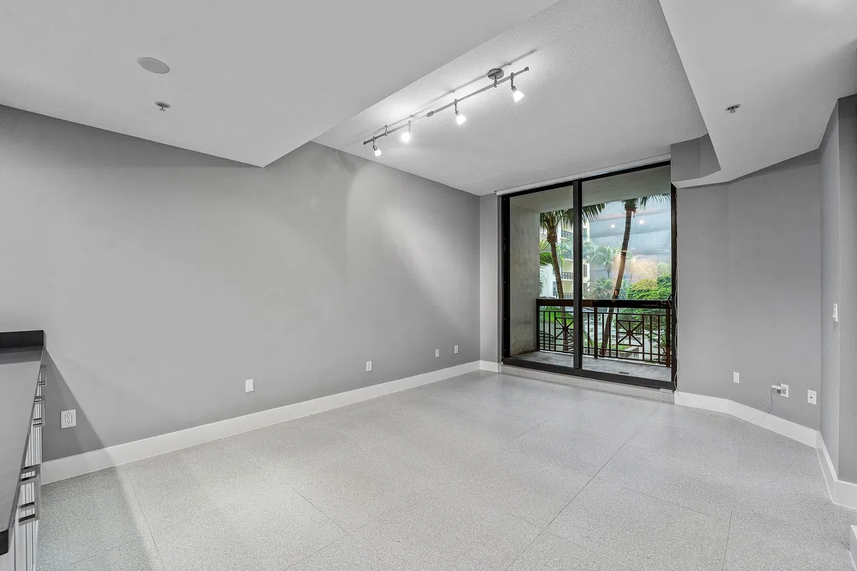 One City Plaza Unit Unit 820 photo 13