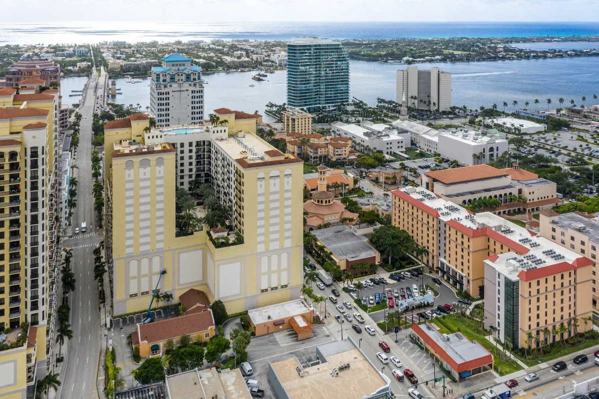 One City Plaza Unit Unit 820 photo 40