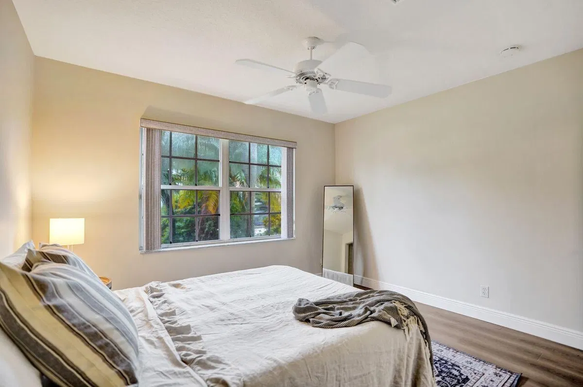 Residence photo 34