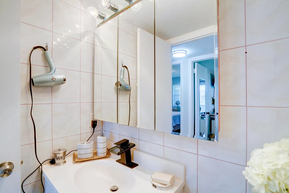 Unit 203 photo 25