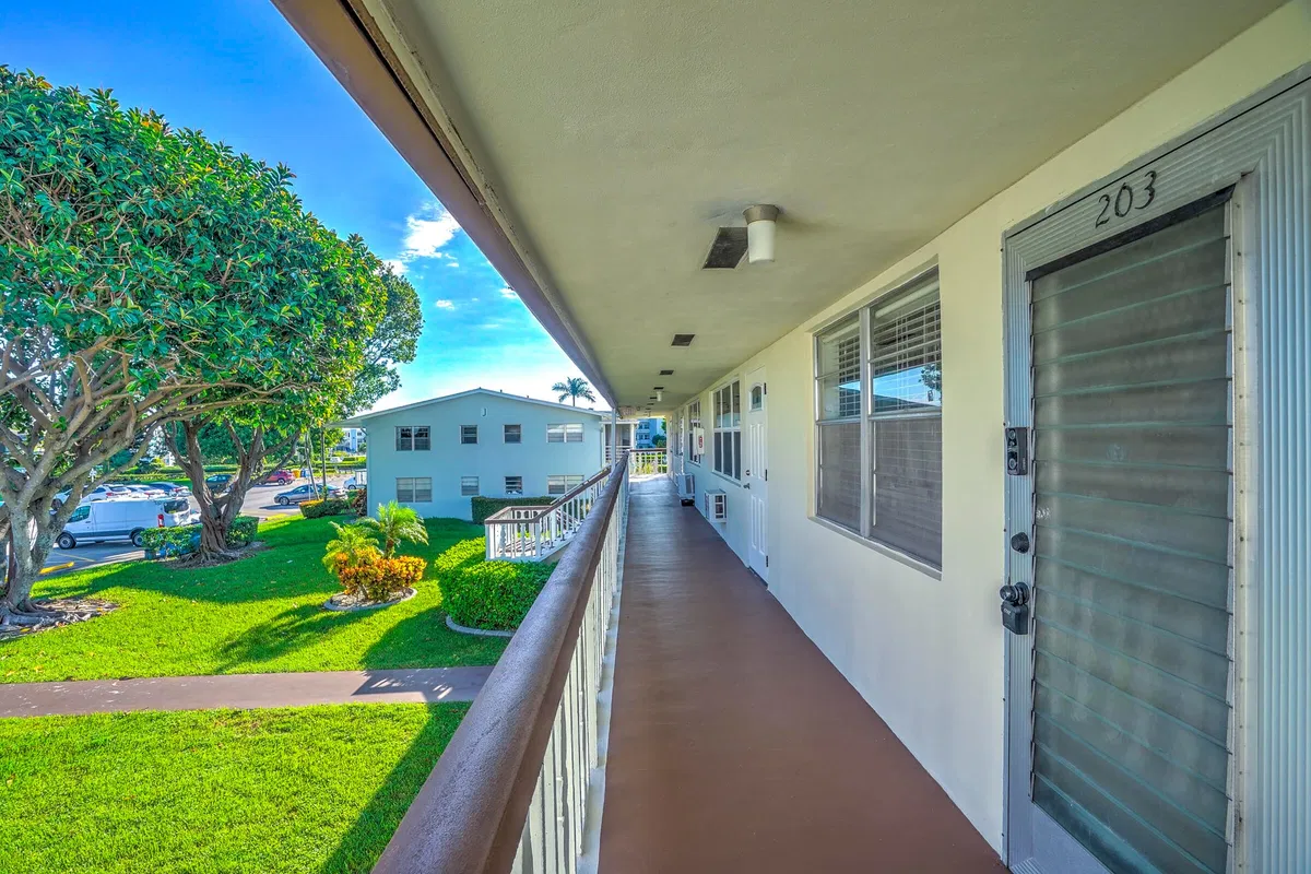 Unit 203 photo 49