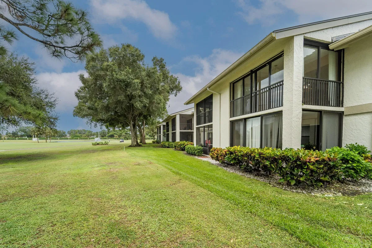 Eastpointe Country Club Residence