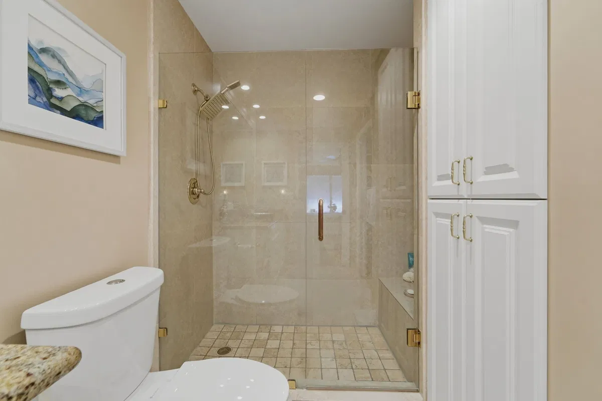 Eastpointe Country Club Residence photo 7