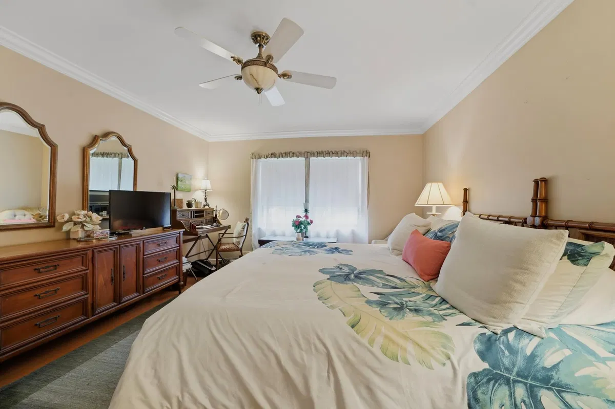 Eastpointe Country Club Residence photo 16