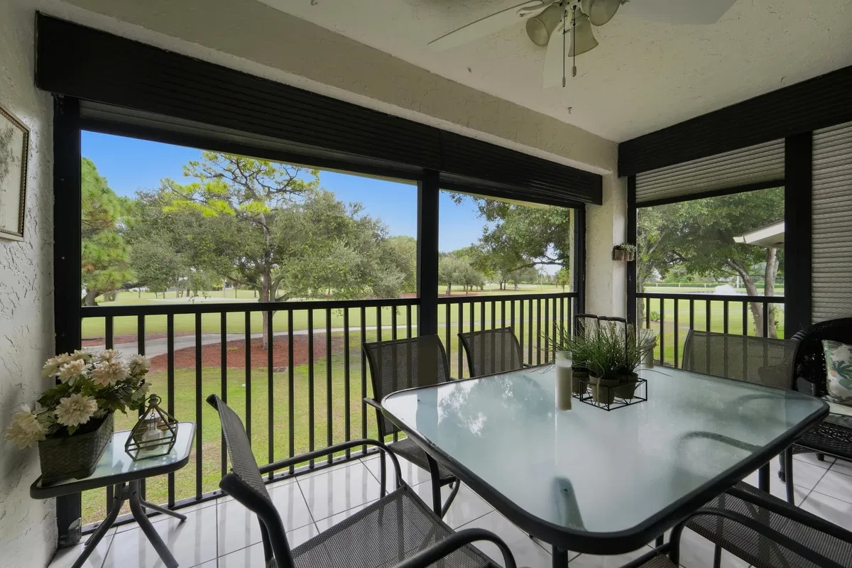 Eastpointe Country Club Residence photo 22