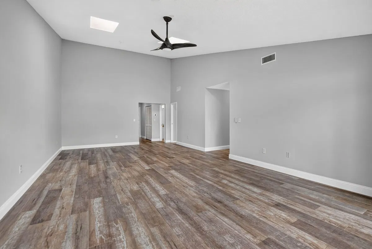  Residence photo 19