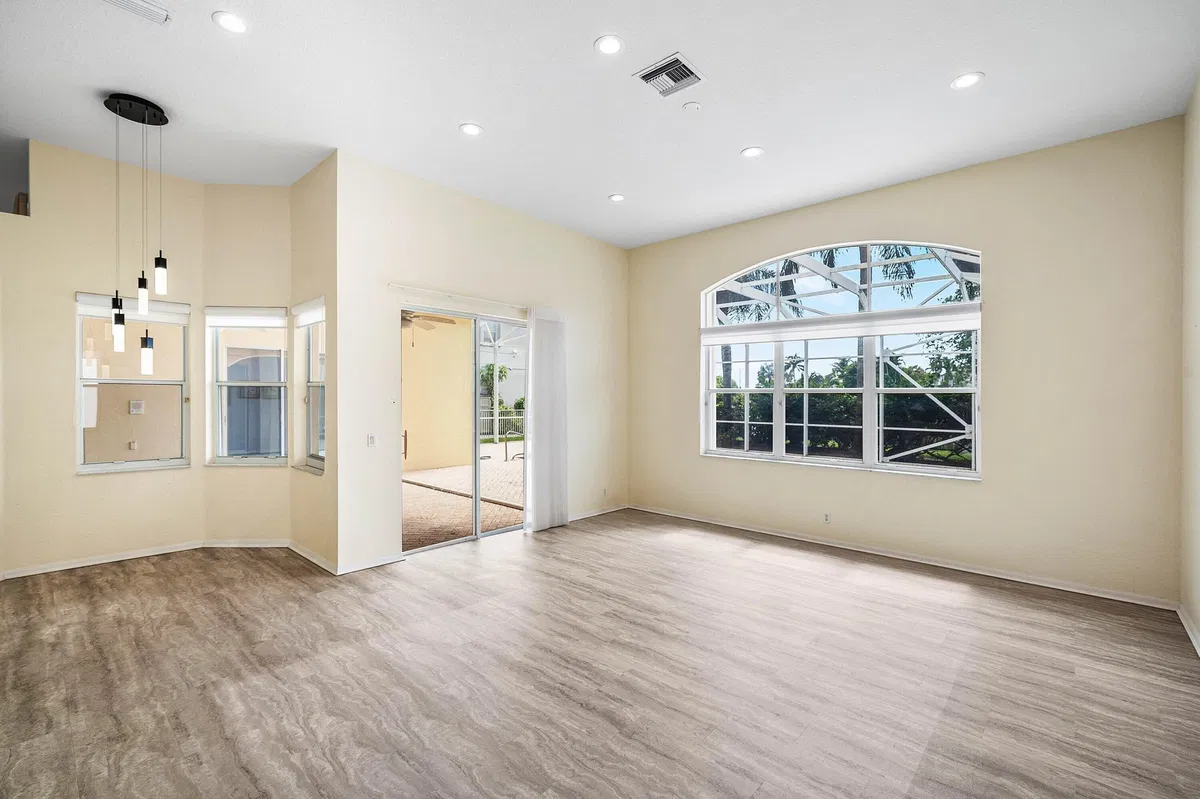  Residence photo 16