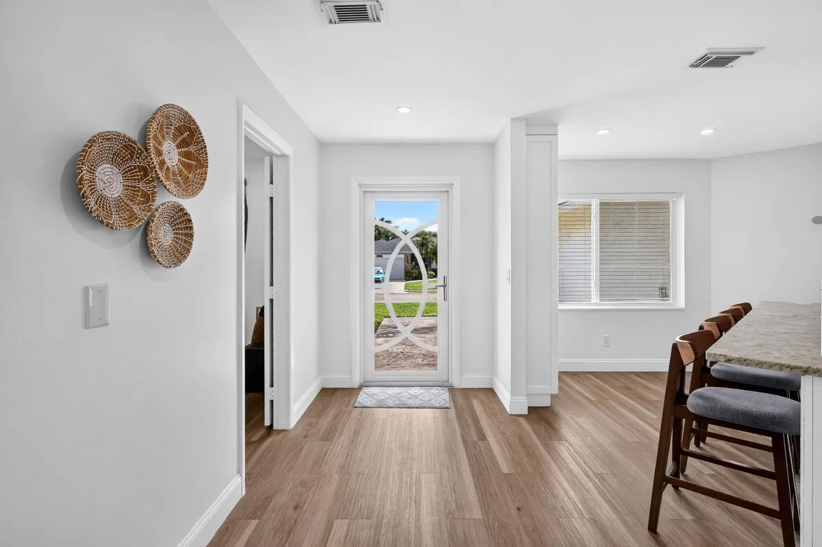  Residence photo 7