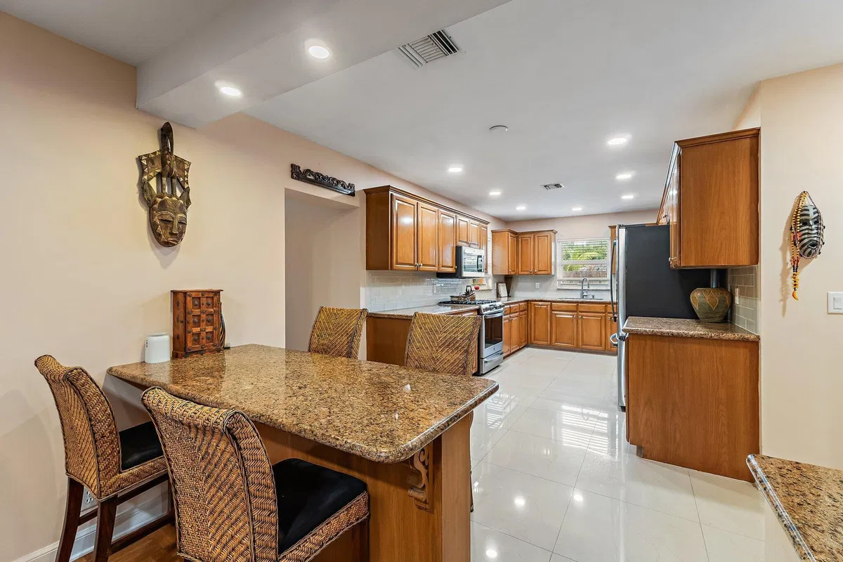 Palm Beach Shores Residence photo 16
