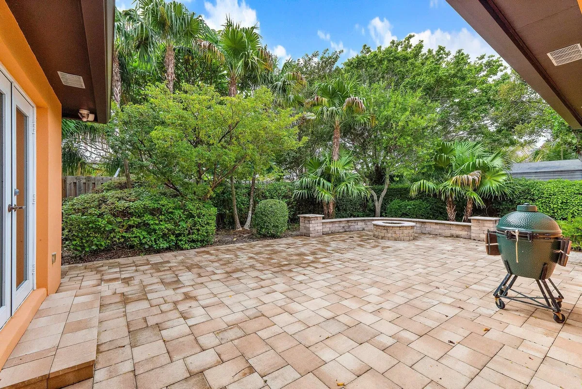Palm Beach Shores Residence photo 31