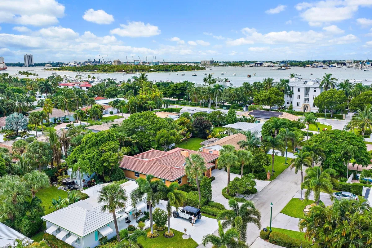 Palm Beach Shores Residence photo 37
