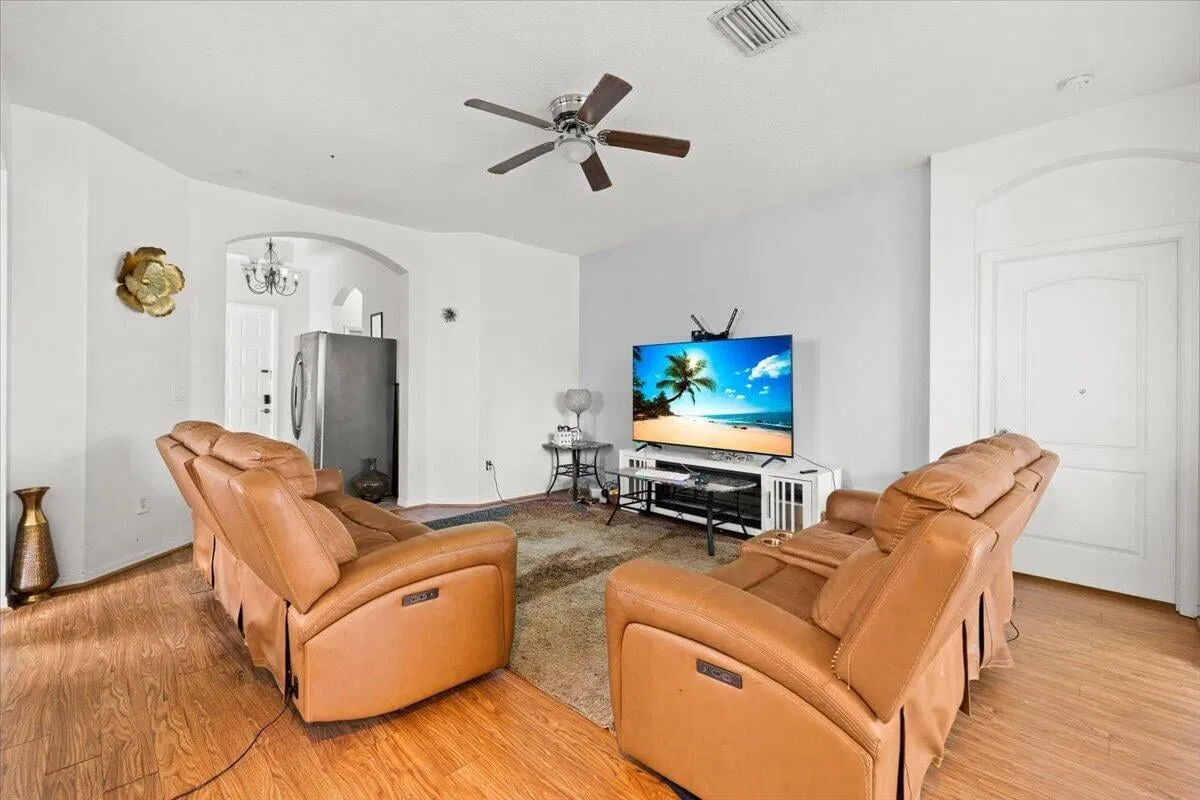 Residence photo 4
