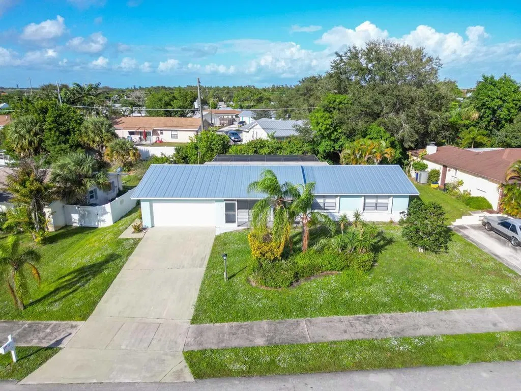 Residence photo 43