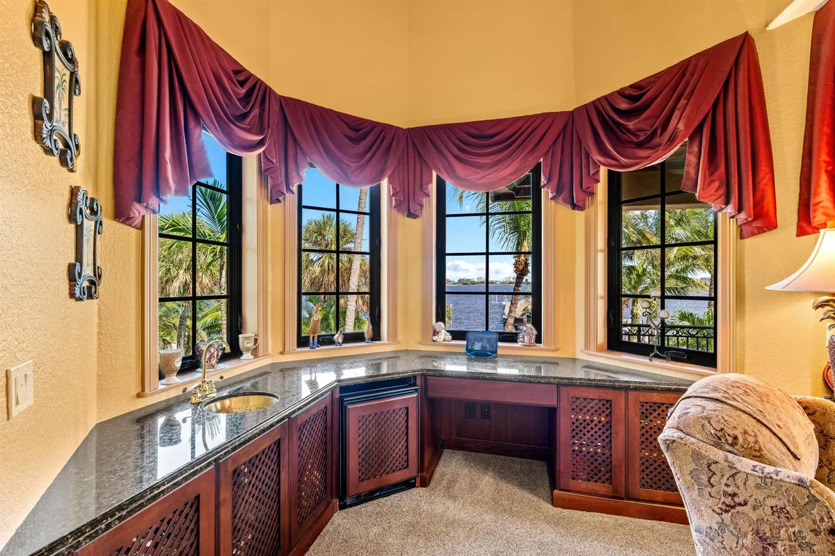 Residence photo 25