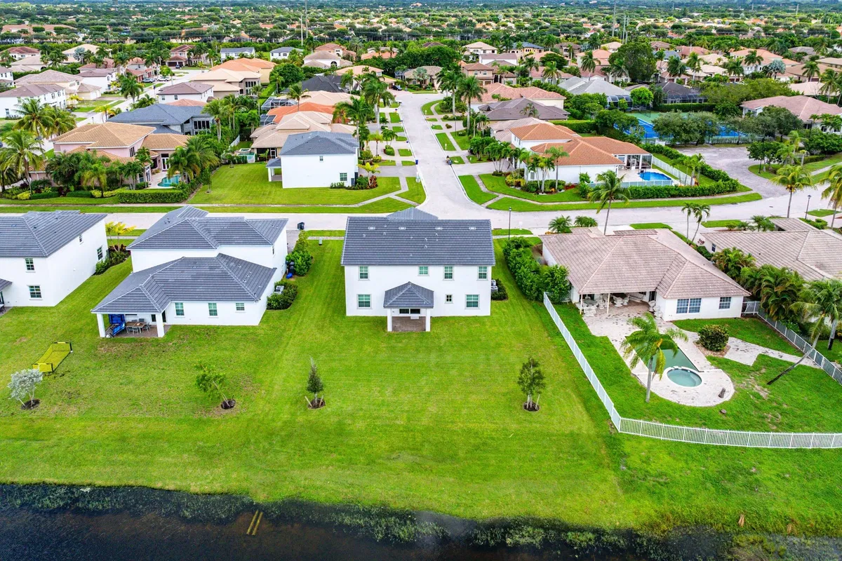 Residence photo 49
