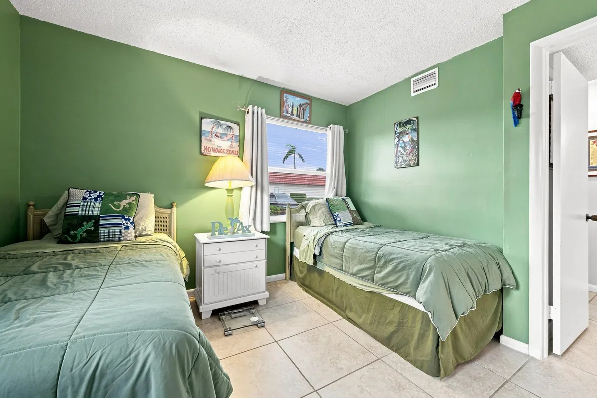 Unit 206 photo 19