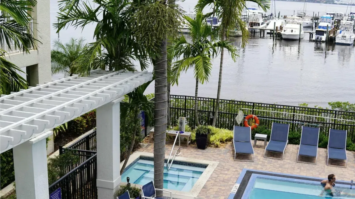 Harborage Yacht Club Residence photo 28
