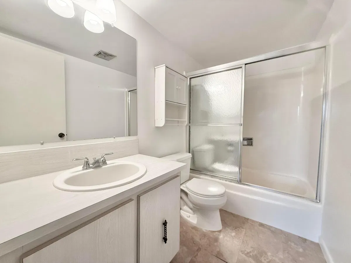 Unit 21-207 photo 10