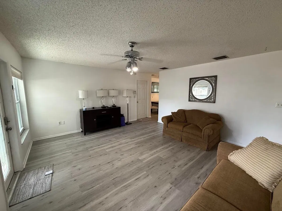 Residence photo 4