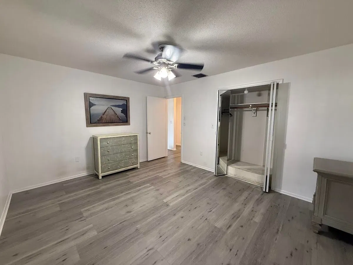 Residence photo 16