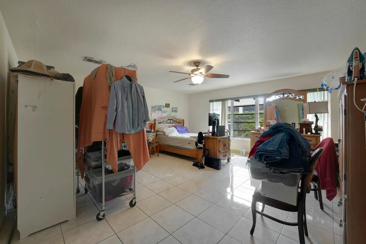 West Palm Beach Residence photo 49