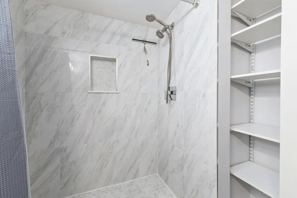 Unit 102 photo 16