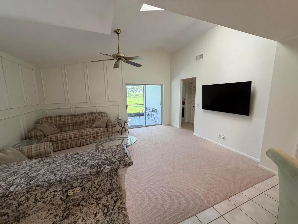 Residence photo 16