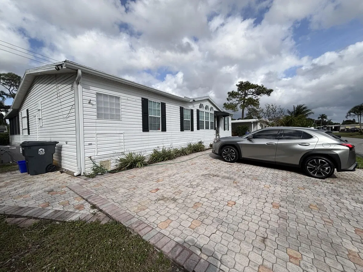 Residence photo 4