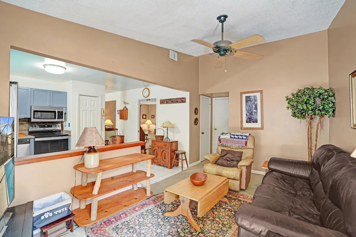 Residence photo 19