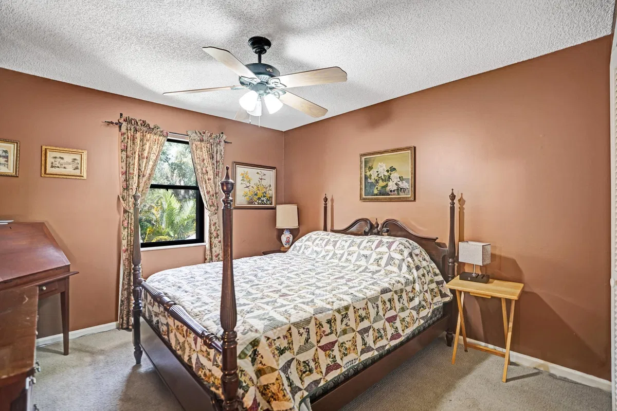 Residence photo 25