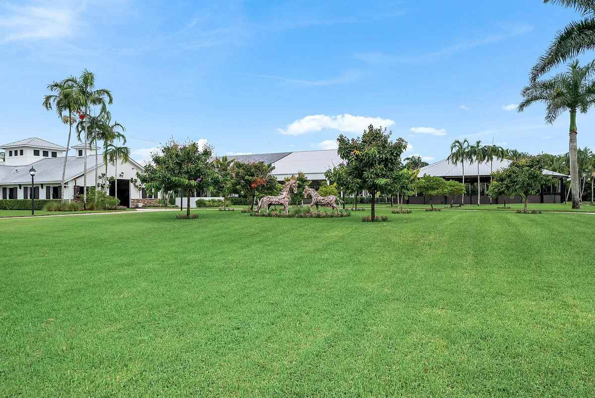 Residence photo 4