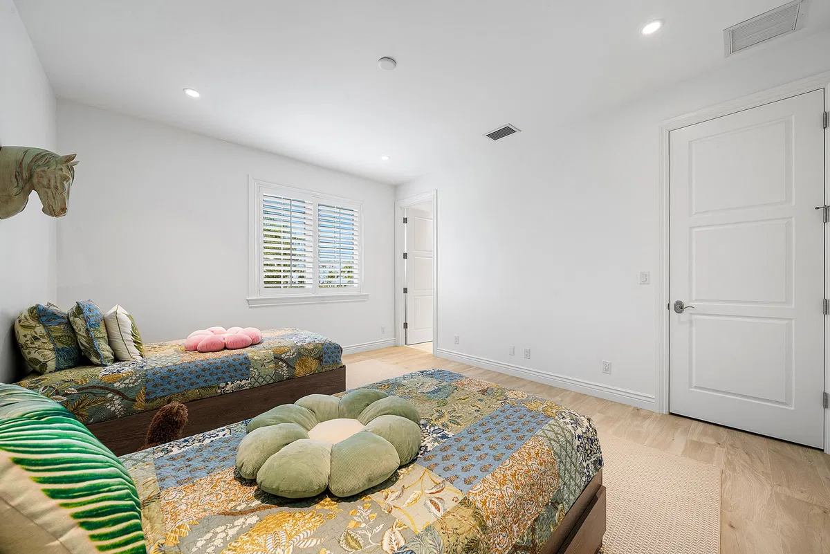 Residence photo 52