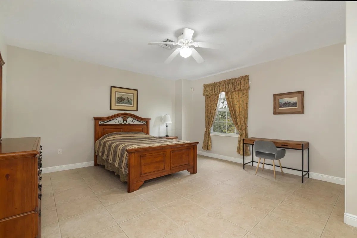 Saddle Trail Park Residence photo 25