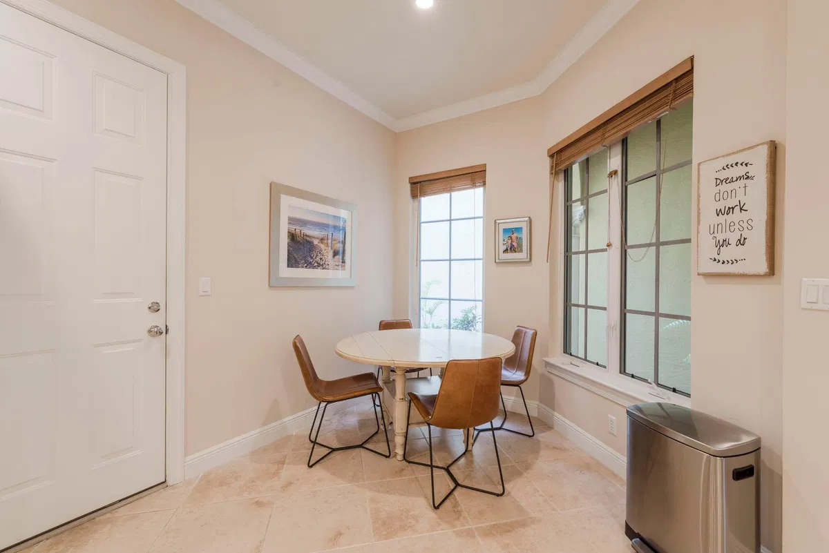 Residence photo 16
