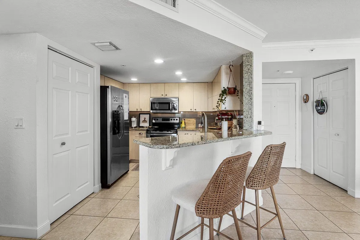 Flagler Pointe Unit 716 photo 4