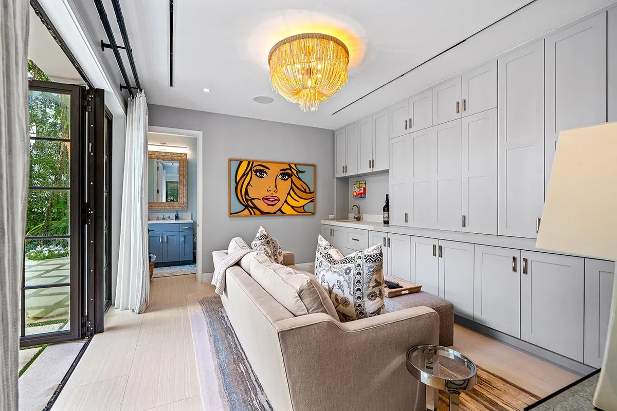 Royal Park Residence photo 37