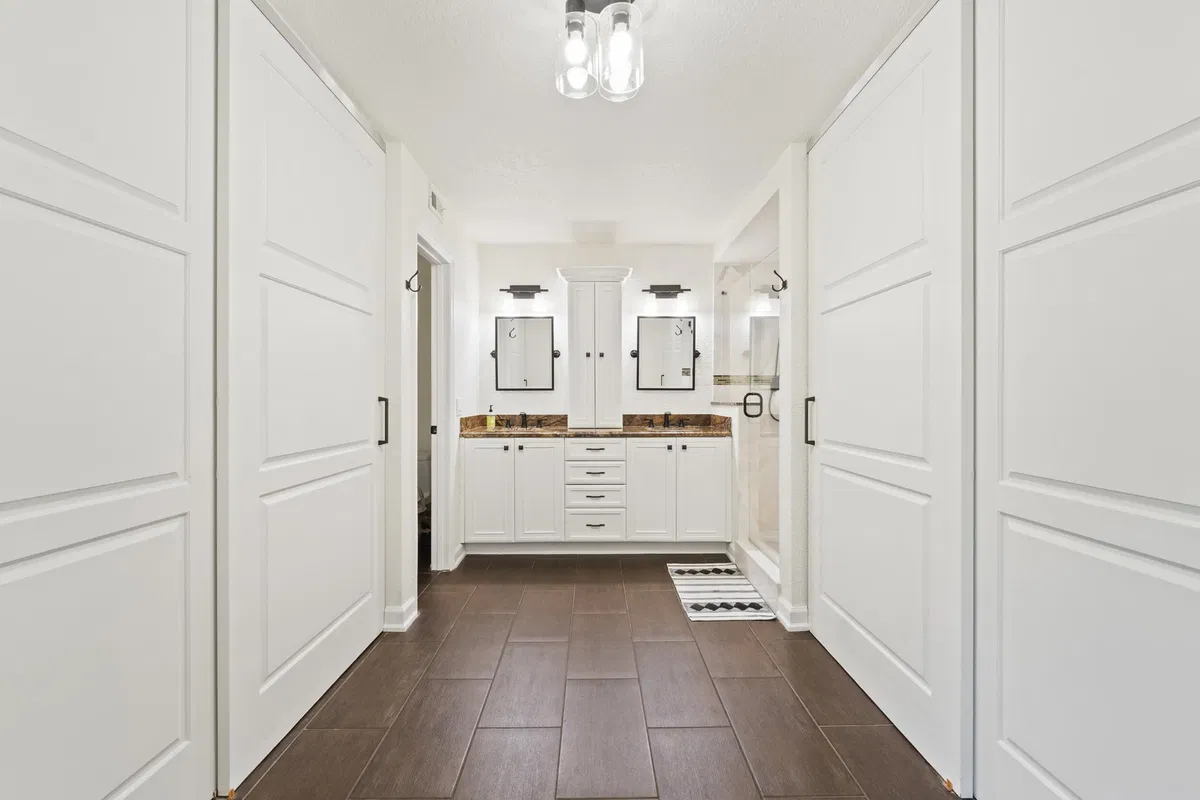 Residence photo 16