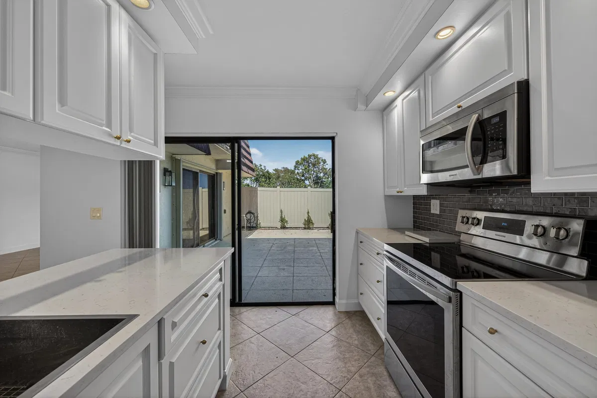 Residence photo 25