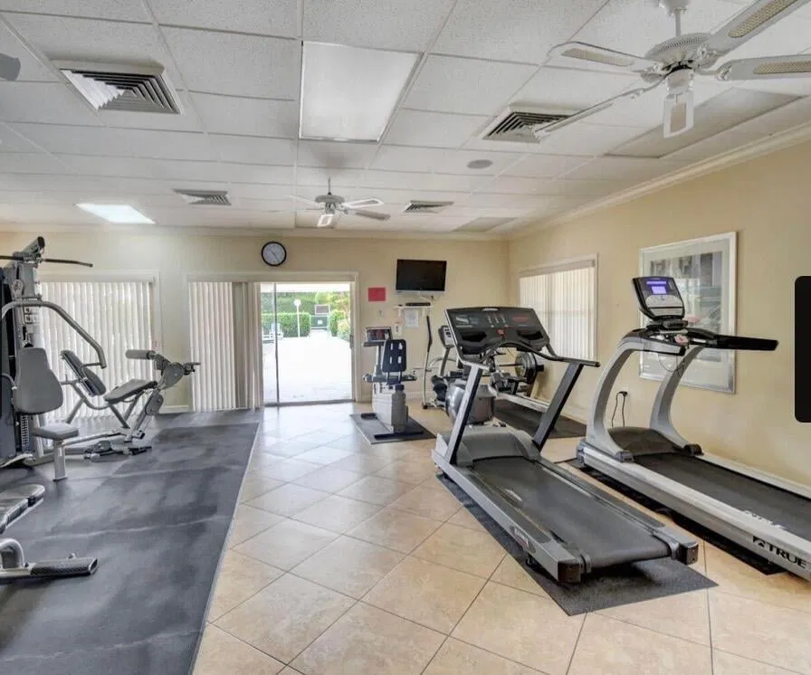 Unit 202 photo 28