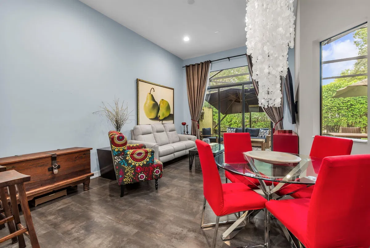 Residence photo 19