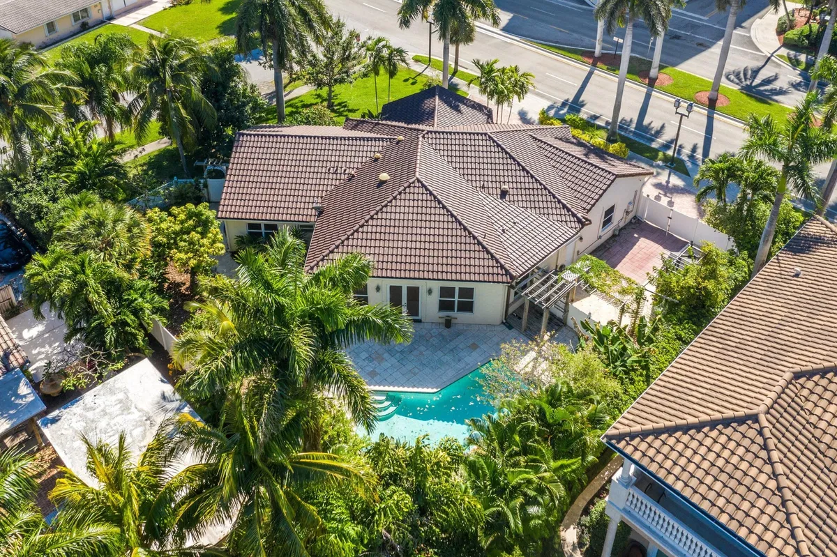 Boca Villas Residence