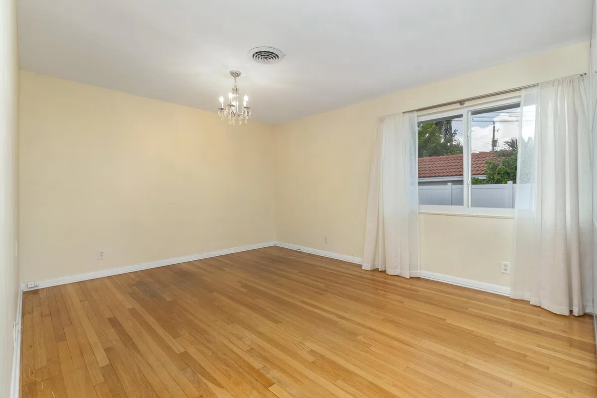  Residence photo 16