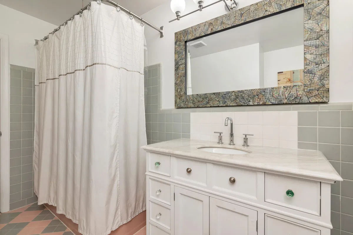  Residence photo 19