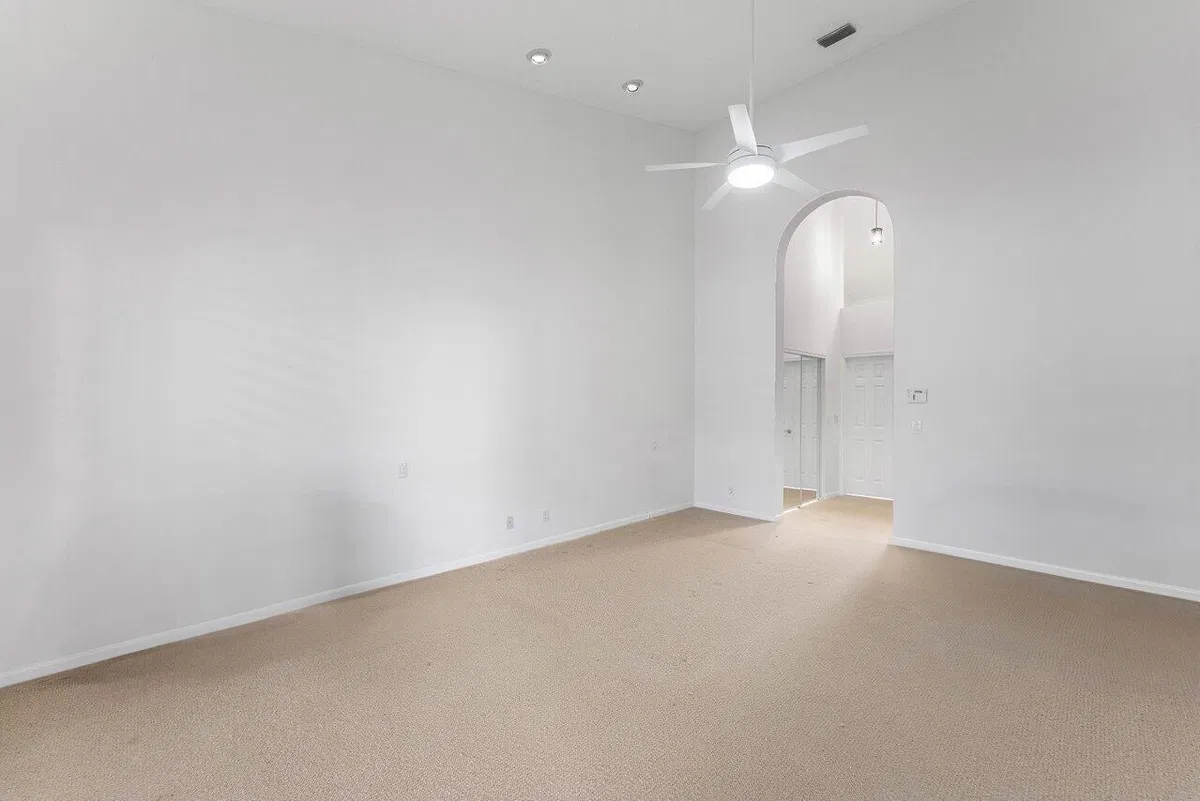 Residence photo 19