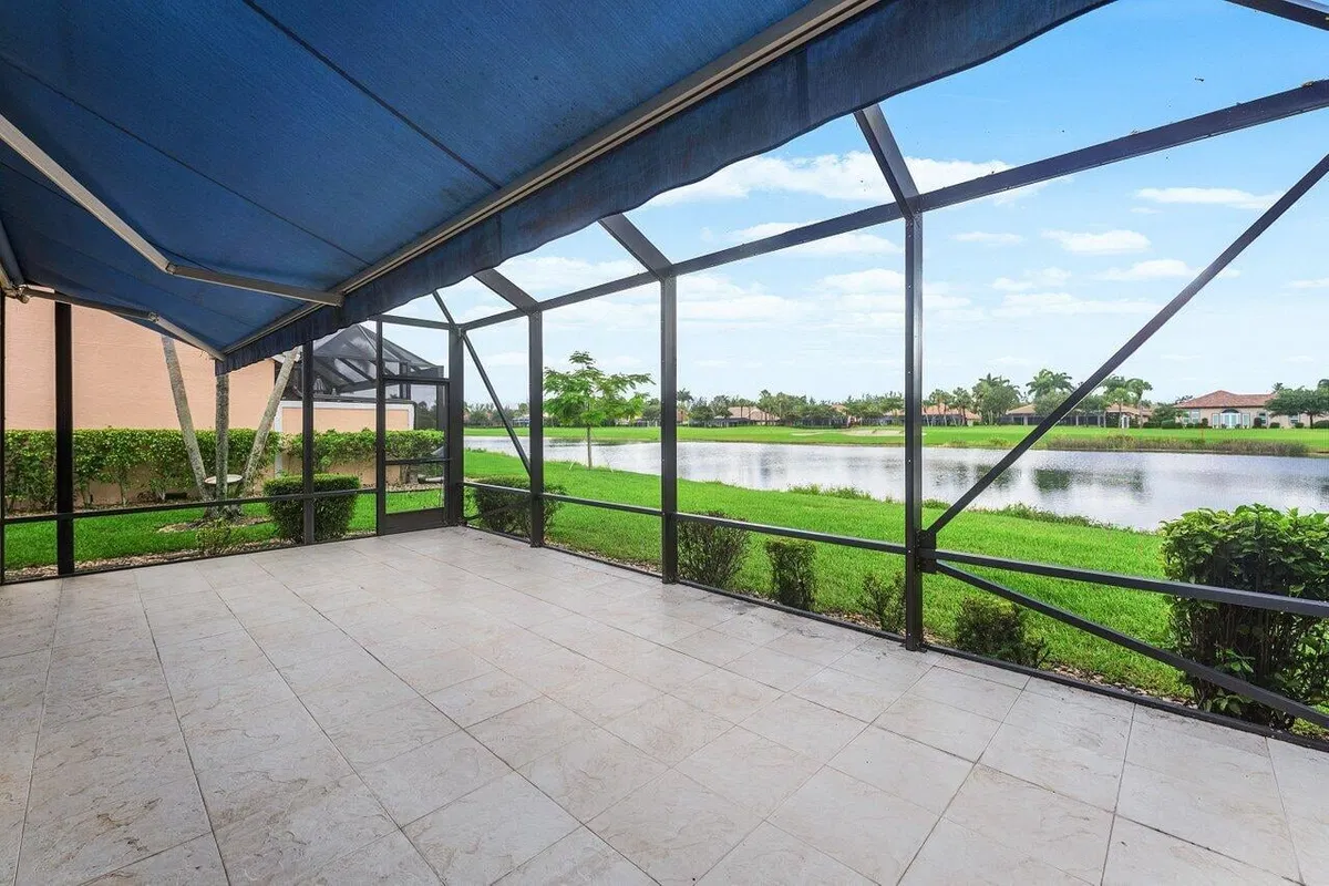 Residence photo 25