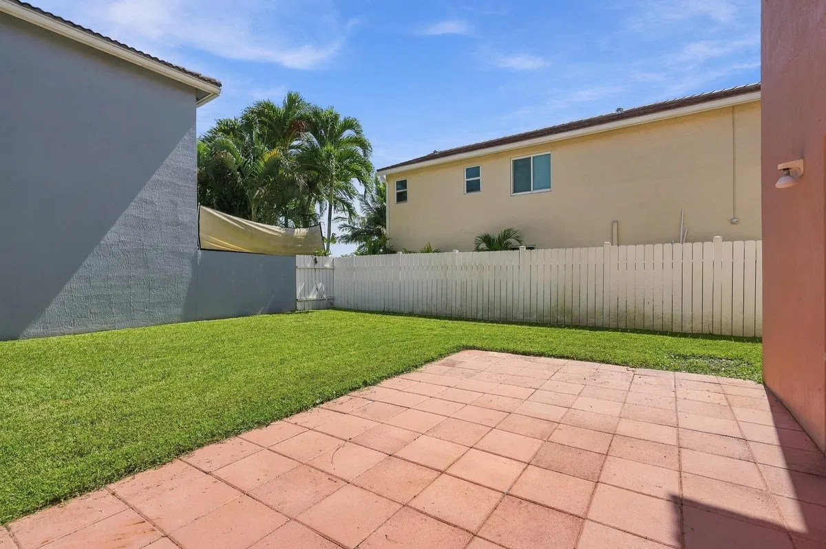 Residence photo 4